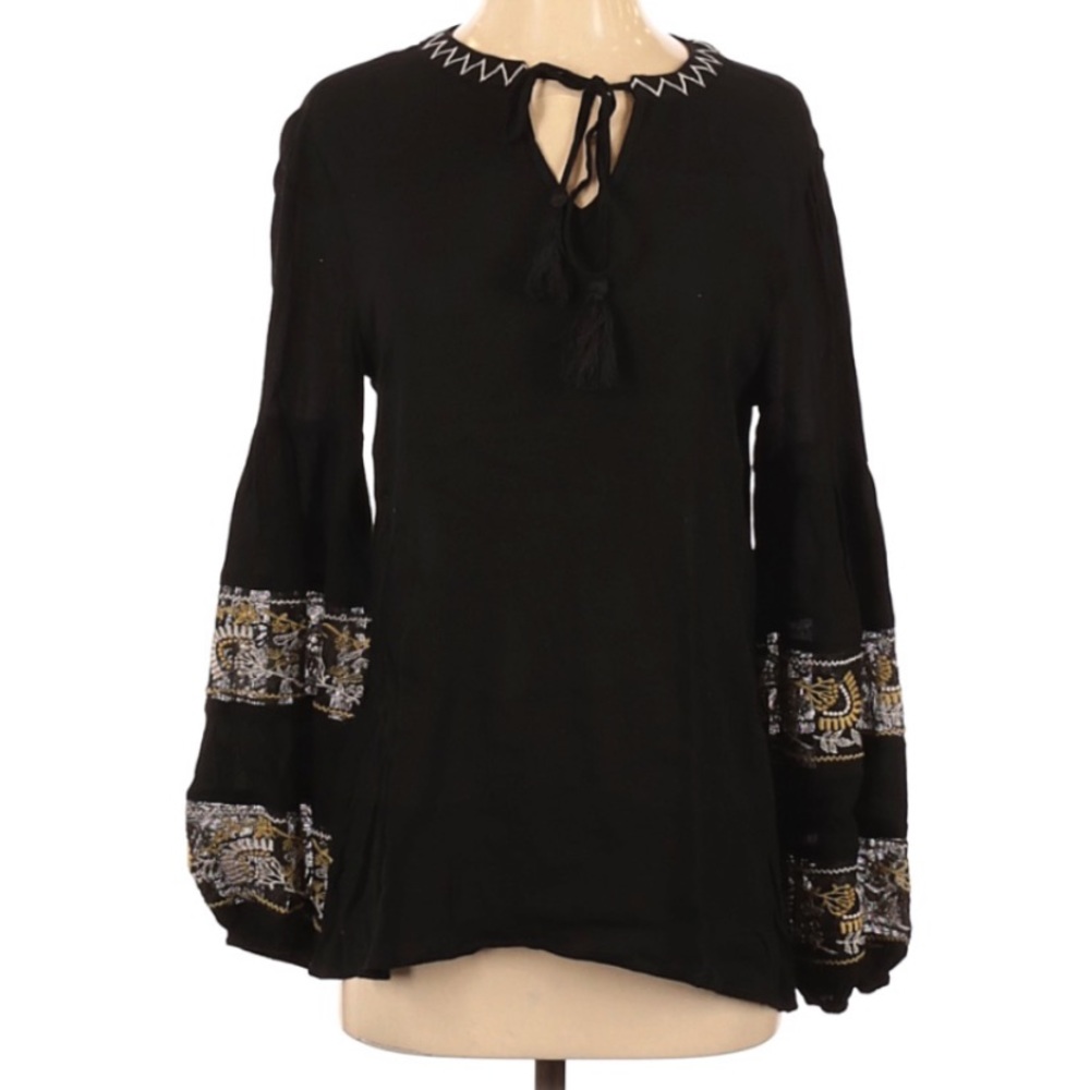 NWT Jodifl Embroidered Blouse